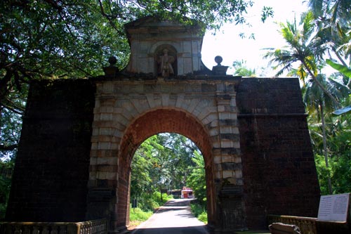 Viceroy Arch, Goa